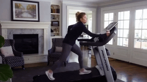 Woman walking on the treadmill | DNAfit Blog